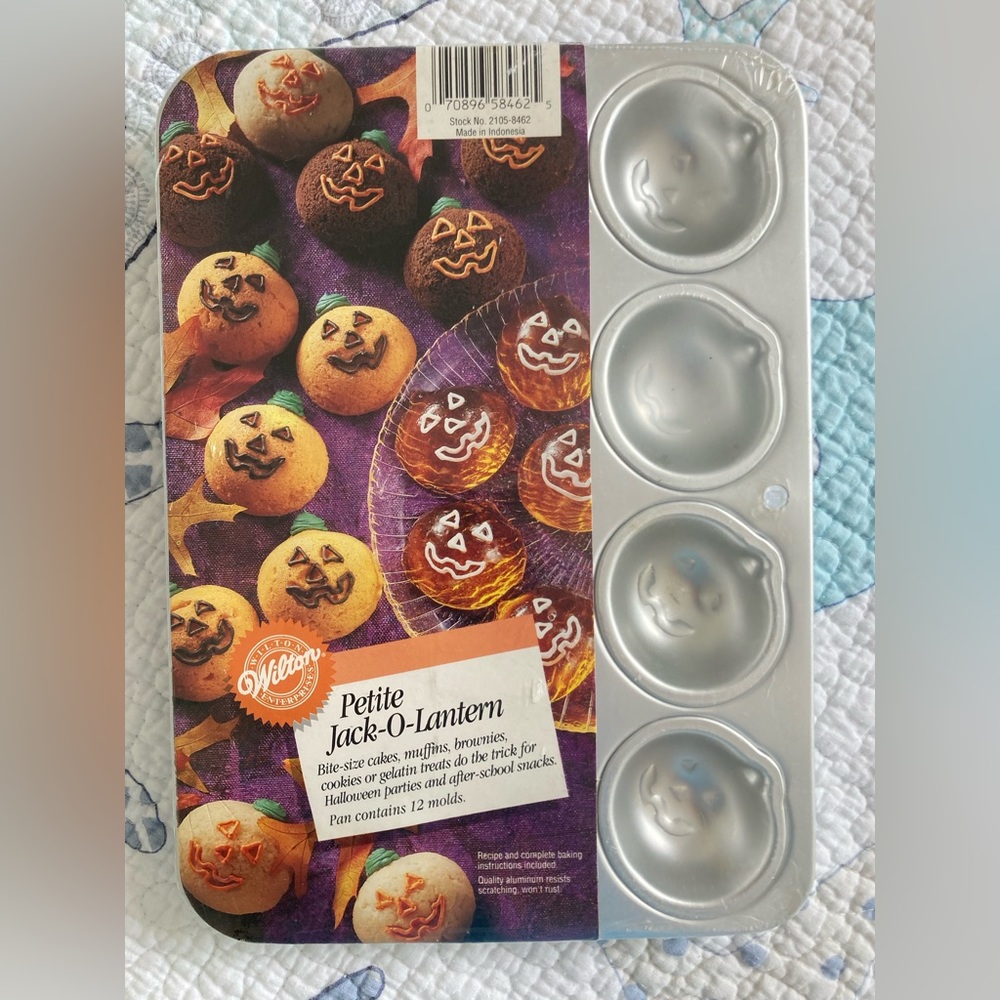 Wilton Petite Jack-o-Lantern 🎃 Cookie, Muffin, Brownie, Cake 12 Mold Pan 1994